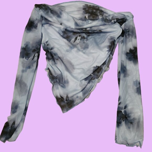 Long Sleeve Off-the-Shoulder T-Shirt with Asymmetrical Hem and Flared Sleeves - Picture 7 of 8